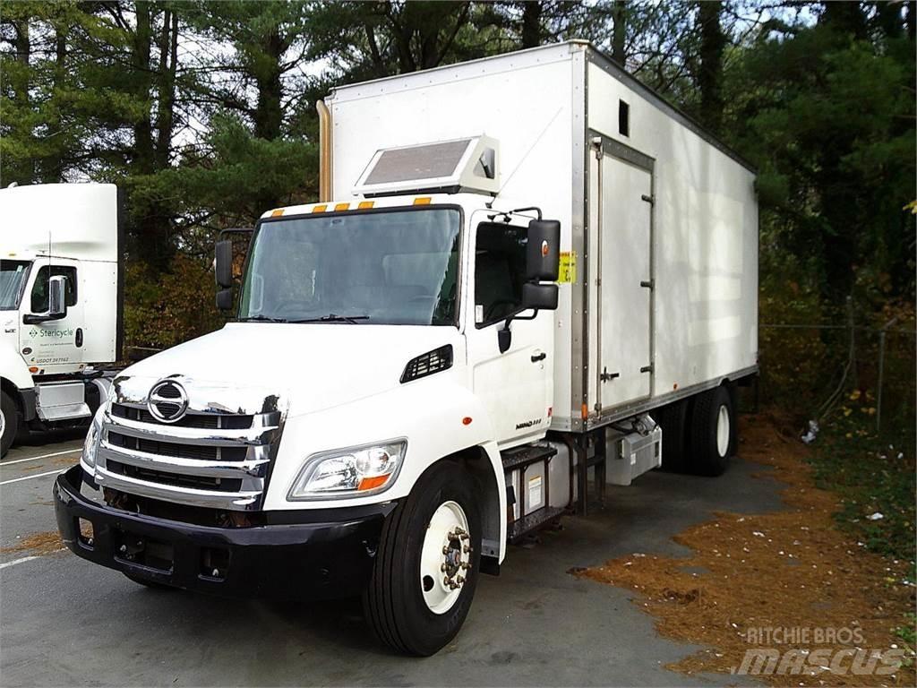Hino 338 Skriňová nadstavba