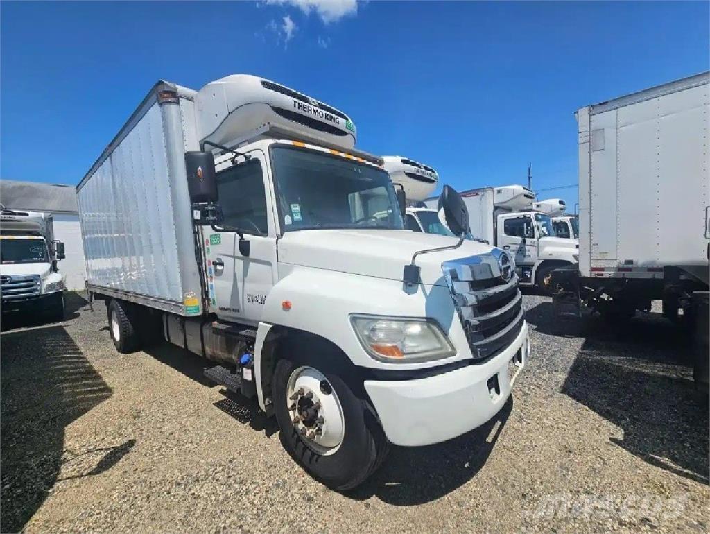 Hino 338 Chladiarenské nákladné vozidlá