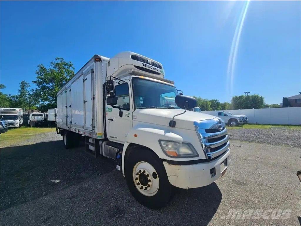Hino 338 Chladiarenské nákladné vozidlá