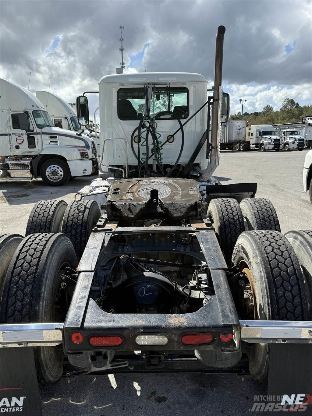 Mack AN64T Ťahače