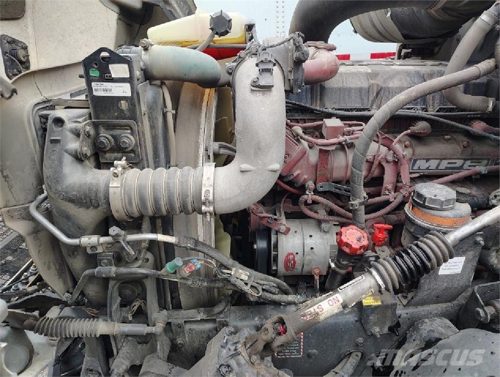 Mack Anthem 64T Ťahače