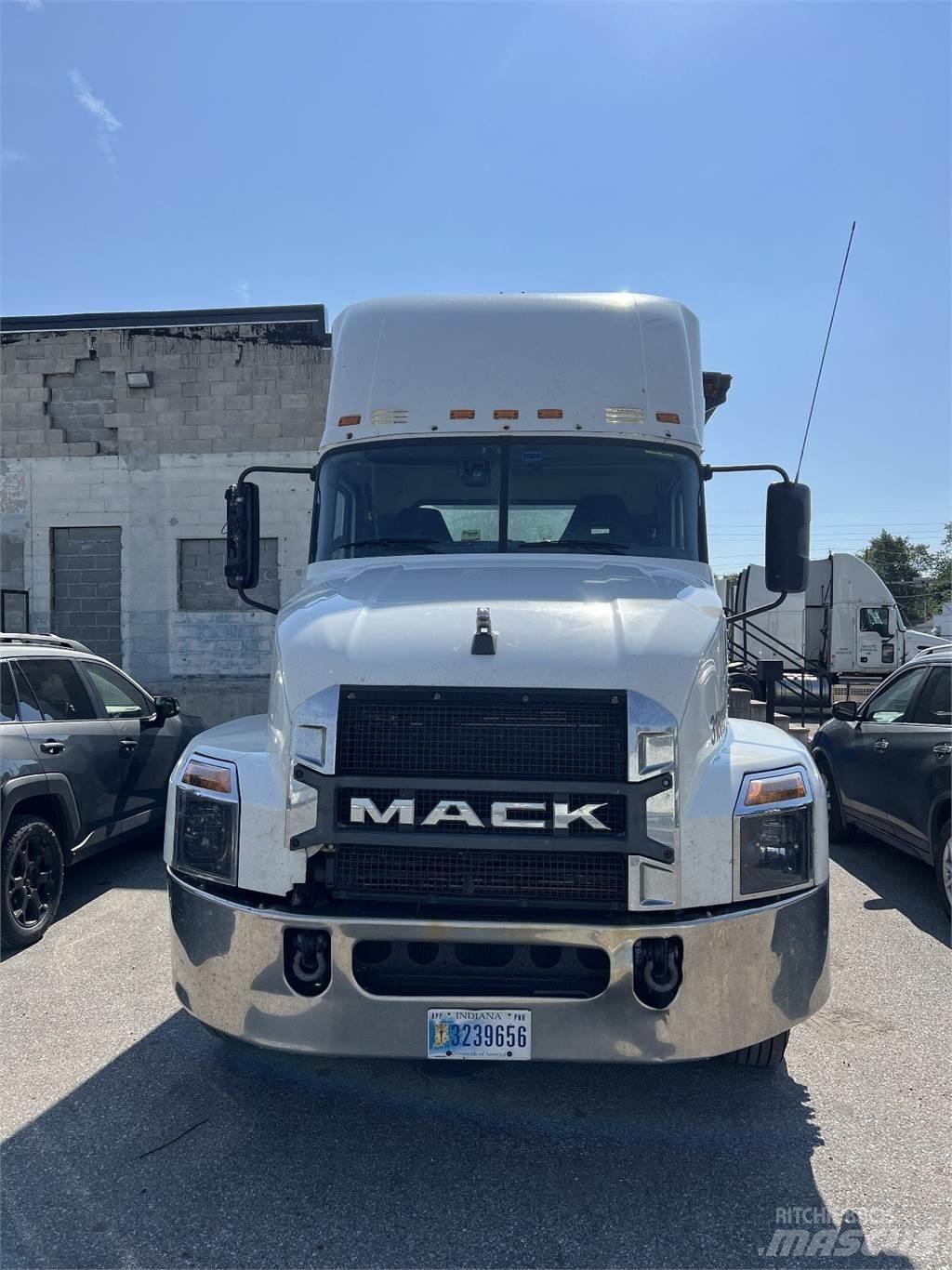 Mack Anthem AN64T Ťahače