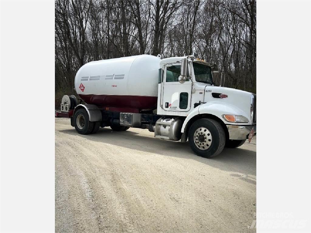 Peterbilt 335 Ďalšie nákladné vozidlá