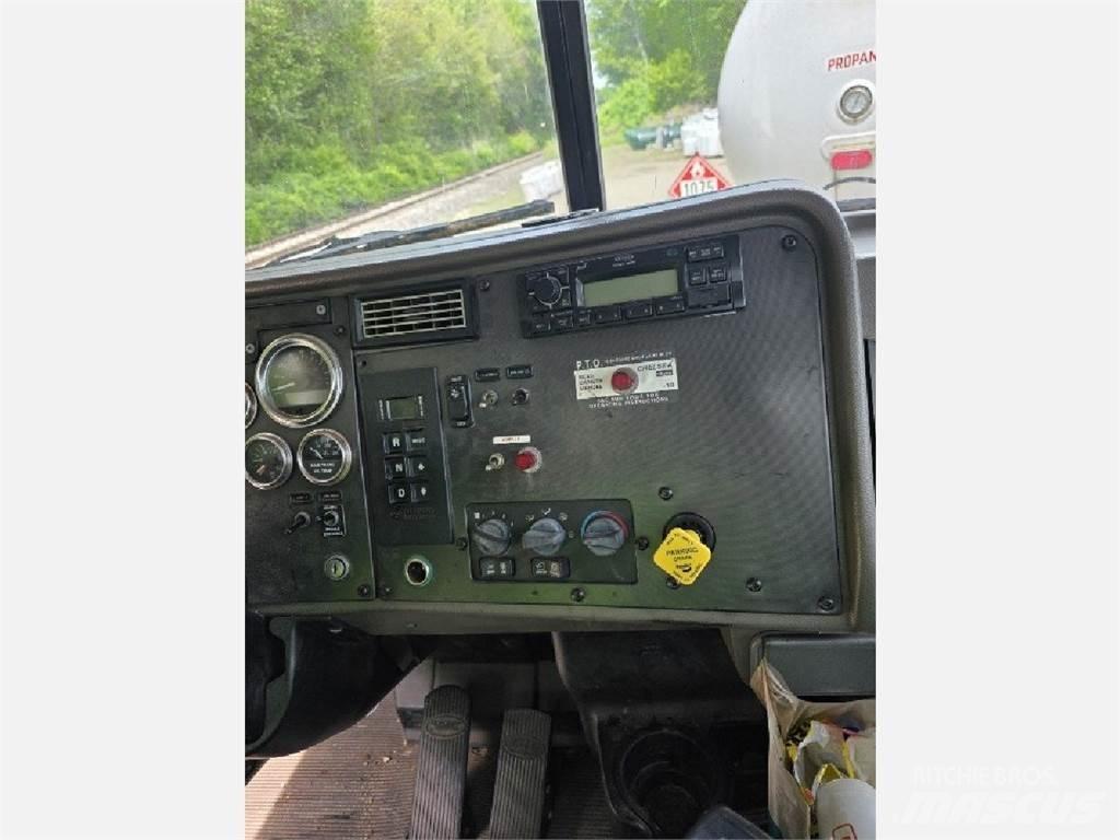 Peterbilt 335 Ďalšie nákladné vozidlá