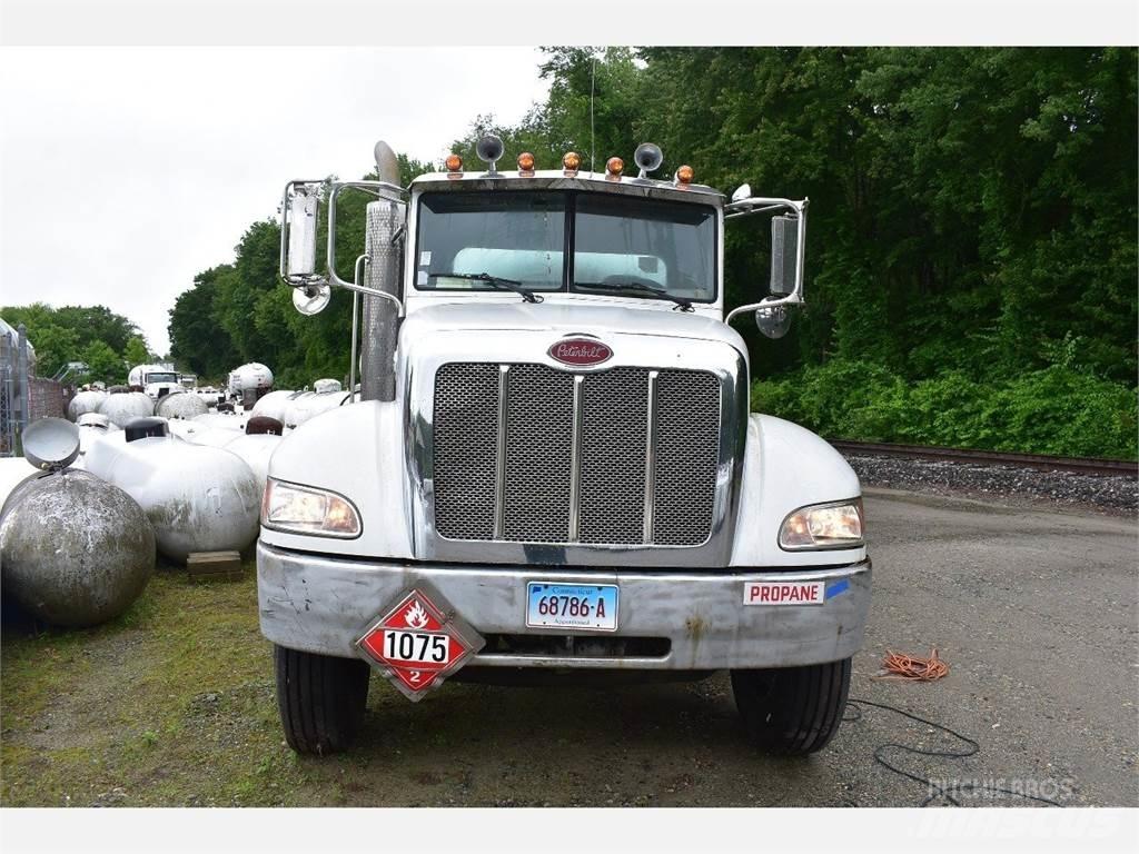 Peterbilt 335 Ďalšie nákladné vozidlá