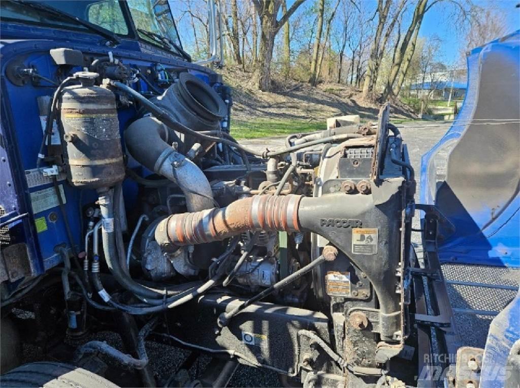 Peterbilt 337 Plošinové nákladné automobily/nákladné automobily so sklápacími bočnicami