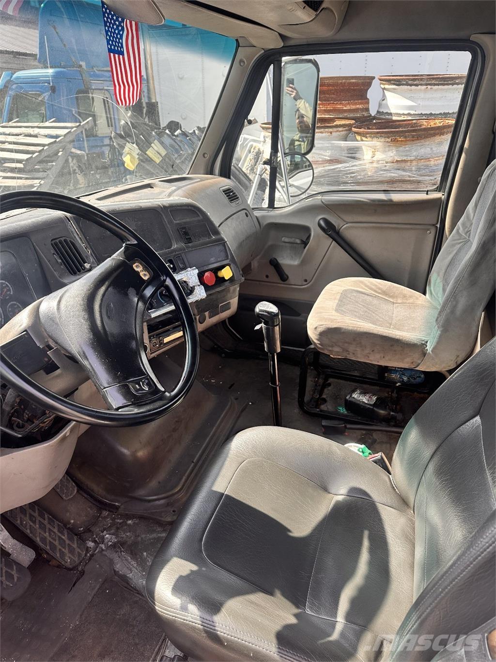 Sterling A9500 Ťahače