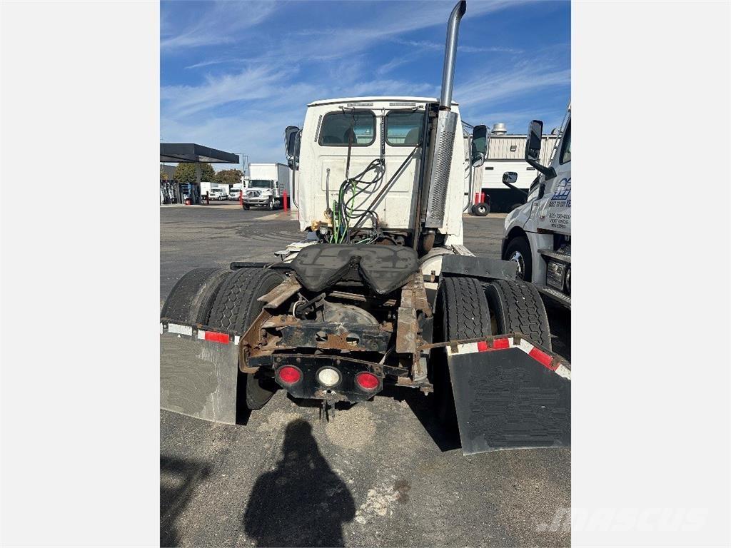 Sterling A9500 Ťahače