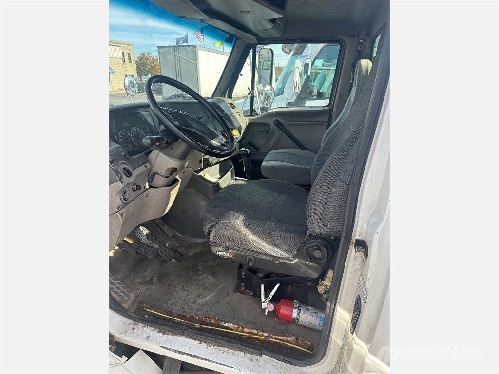 Sterling A9500 Ťahače