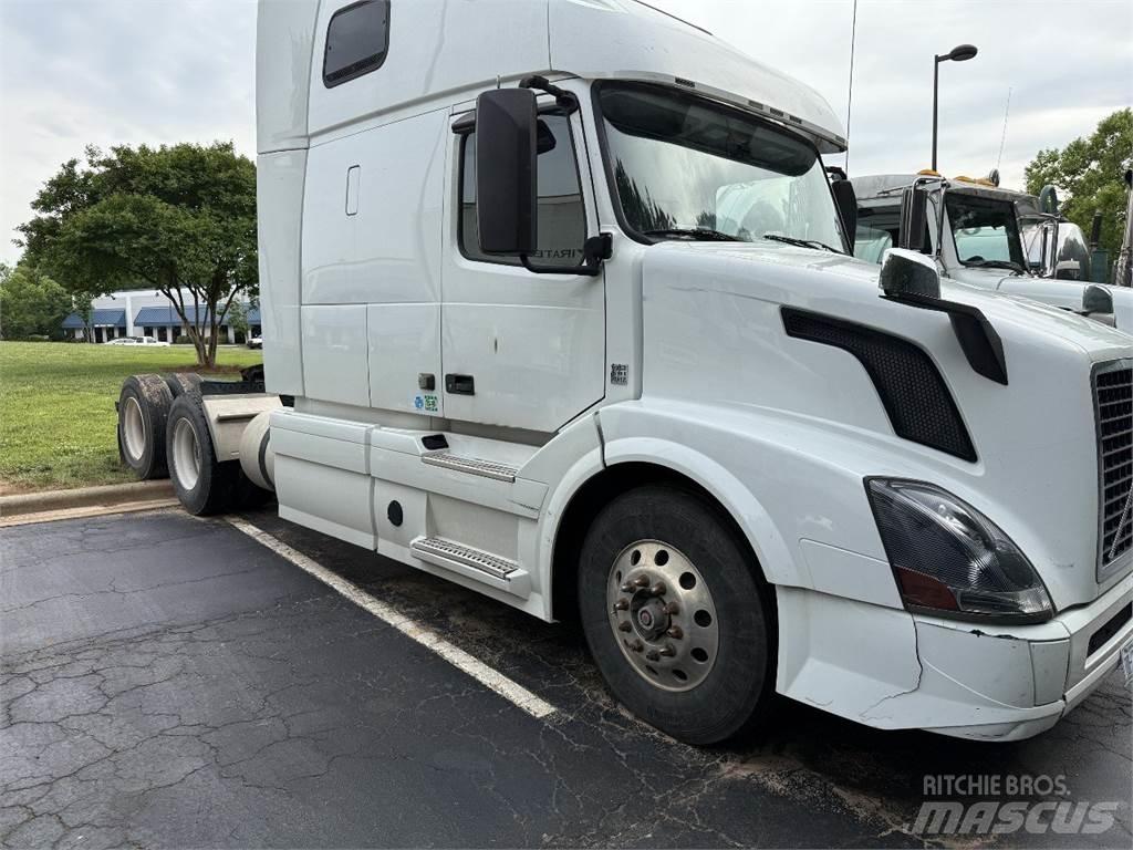 Volvo VNL64T670 Ťahače