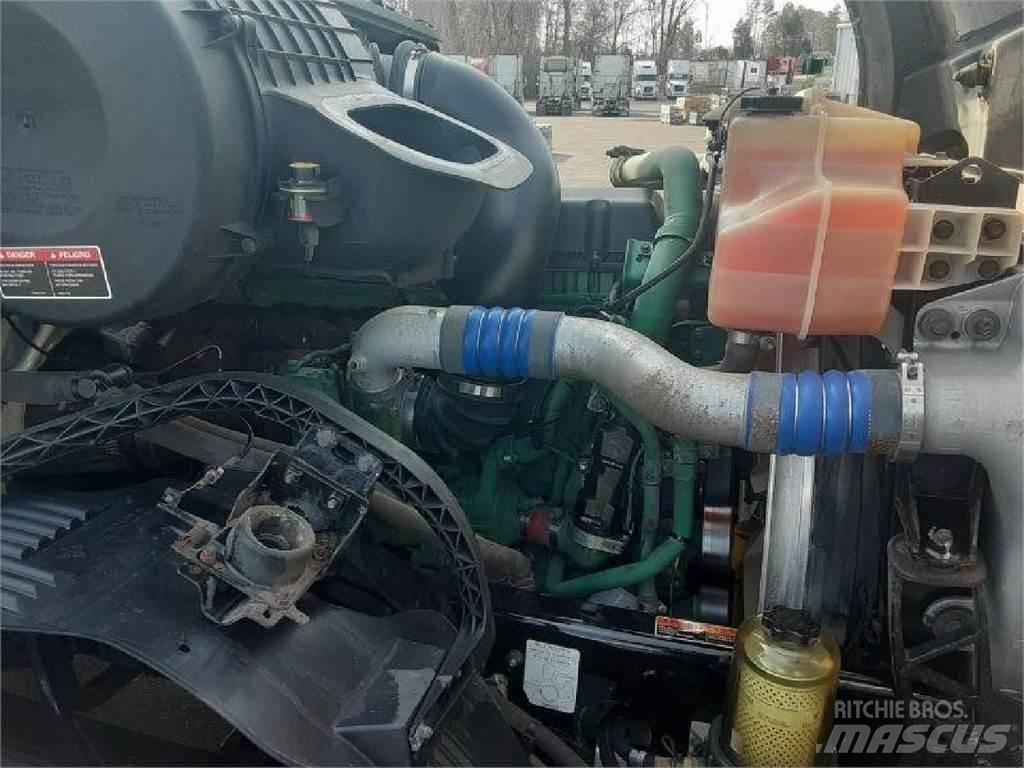 Volvo VNL64T670 Ťahače