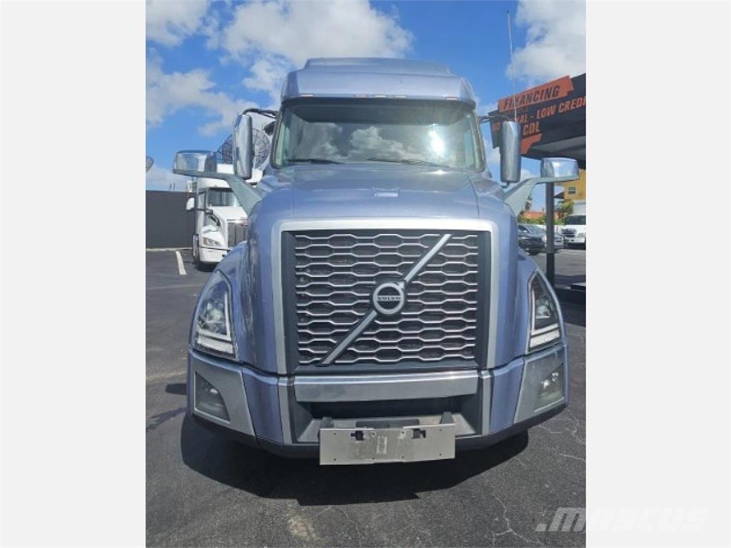 Volvo VNL64T760 Ťahače
