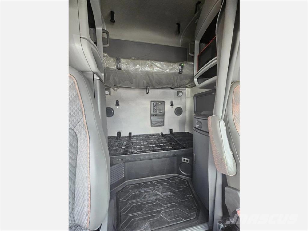 Volvo VNL64T760 Ťahače
