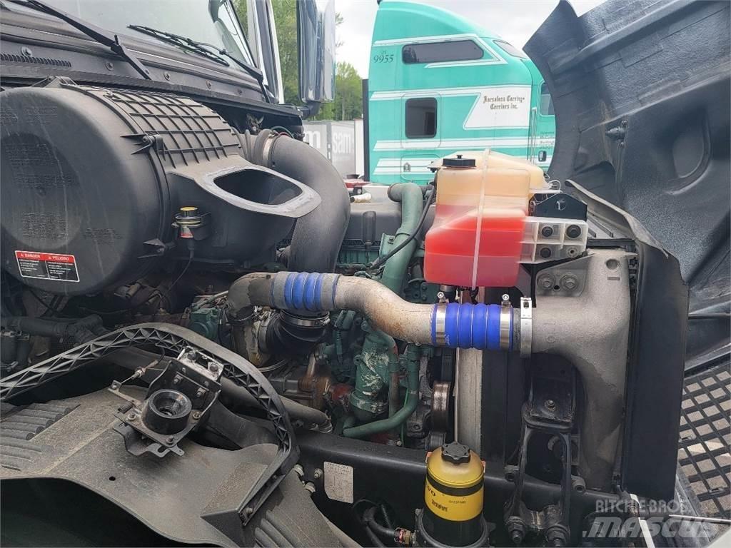 Volvo VNL64T780 Ťahače