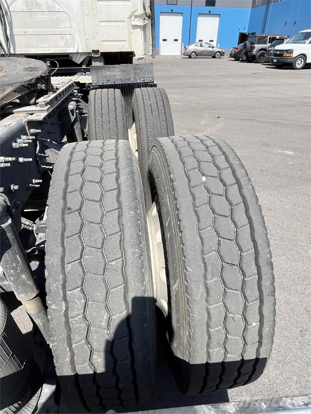 Volvo VNL860 Ťahače