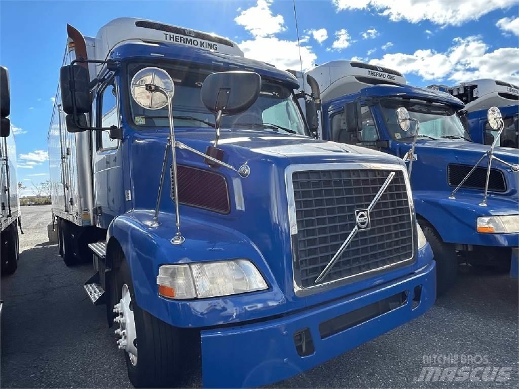 Volvo VNM64T200 Chladiarenské nákladné vozidlá