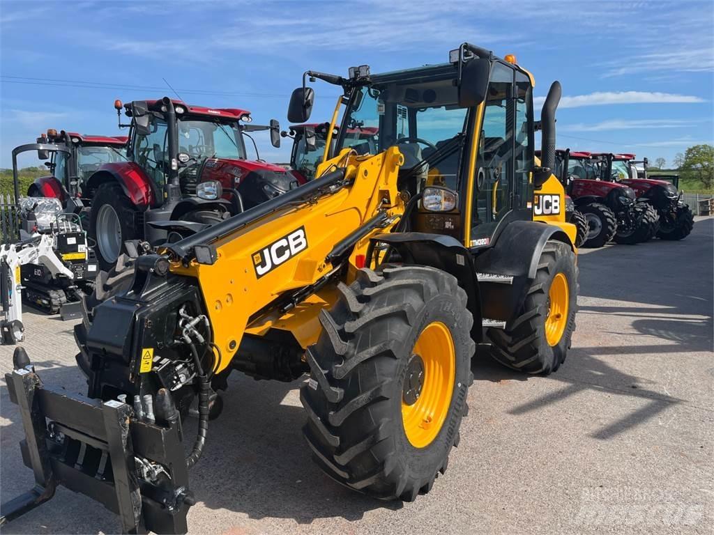 JCB TM320S Teleskopické manipulátory