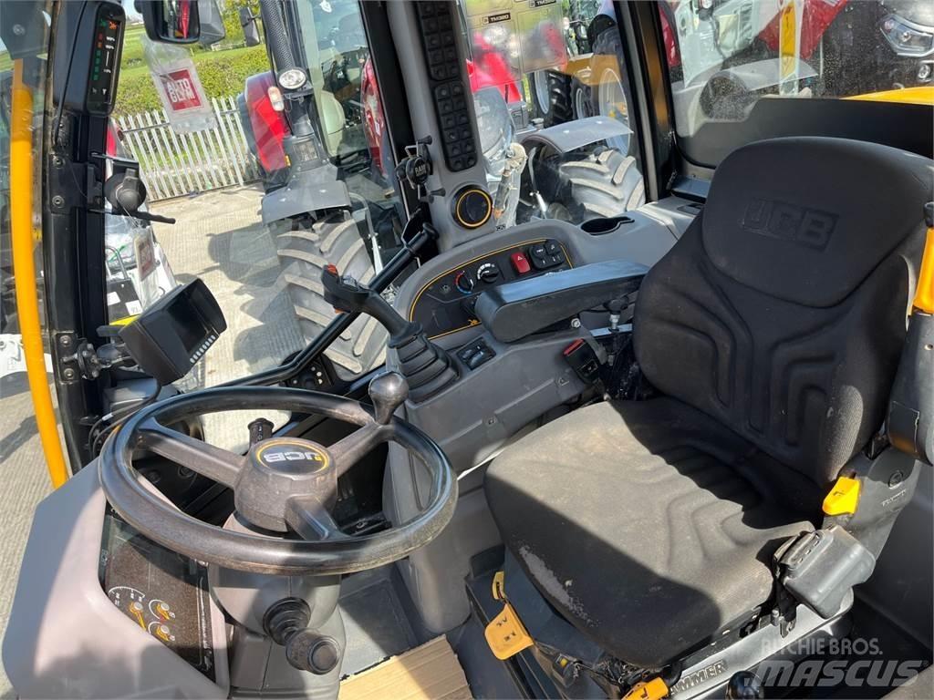 JCB TM320S Teleskopické manipulátory