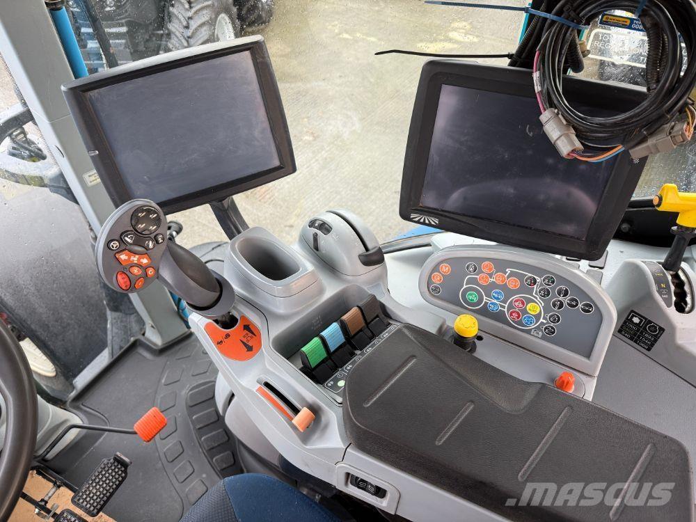 New Holland T7.225 Traktory