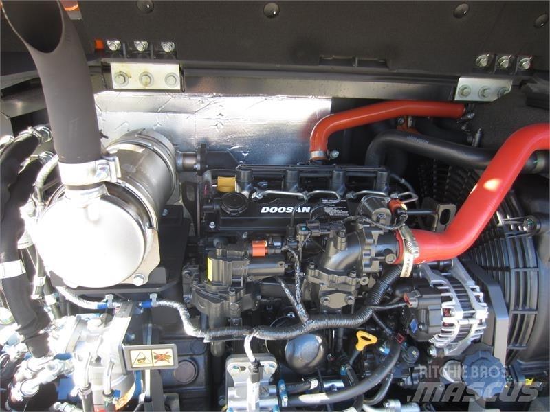 Develon DX57W-7 Mini rýpadlá < 7t