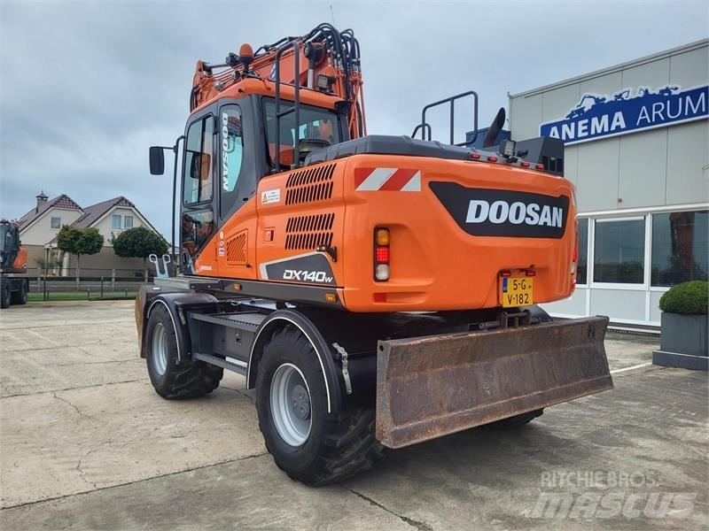 Doosan DX140W-5 Kolesové rýpadlá