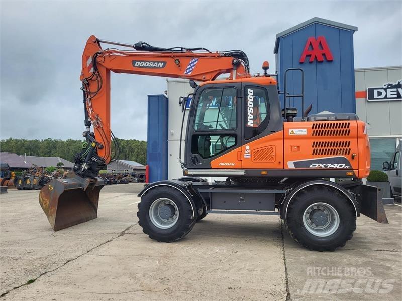 Doosan DX140W-5 Kolesové rýpadlá