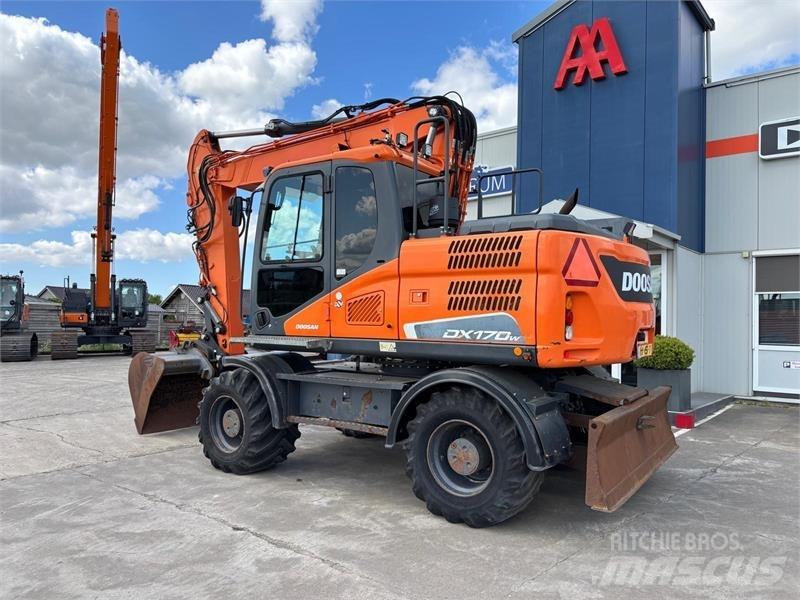 Doosan DX170W-5 Kolesové rýpadlá