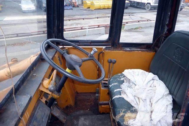CASE W24B Kolesové nakladače