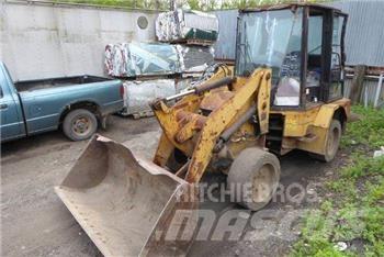 CAT 904B Kolesové nakladače