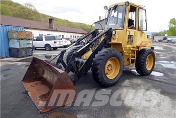 CAT IT12F Kolesové nakladače