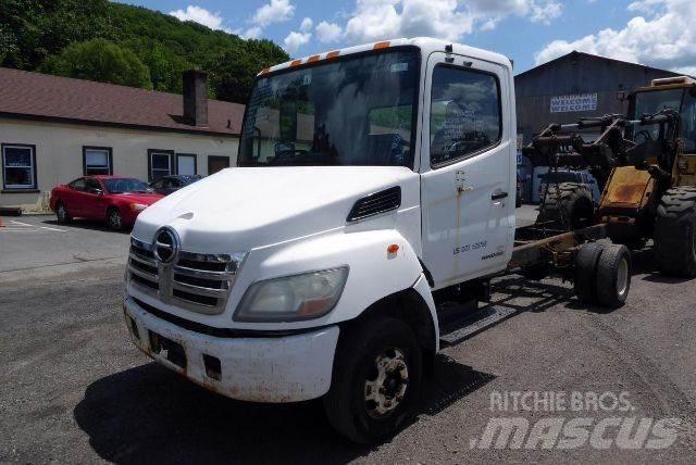 Hino 145 Nákladné vozidlá bez nadstavby