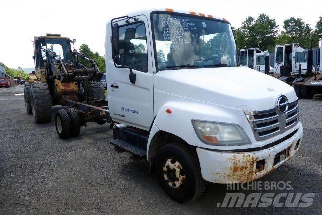 Hino 145 Nákladné vozidlá bez nadstavby