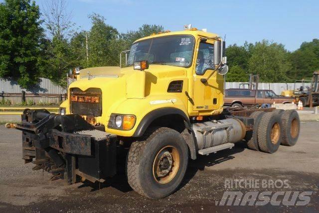Mack CV713 Nákladné vozidlá bez nadstavby