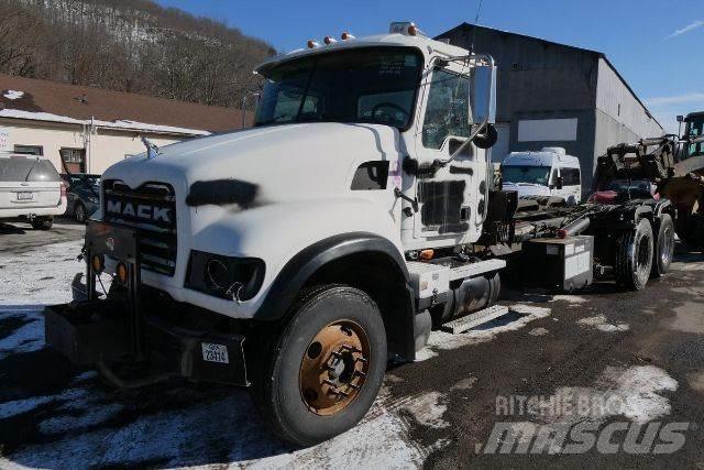 Mack CV713 Nákladné vozidlá bez nadstavby