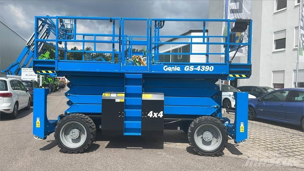 Genie GS-4390RT Nožnicové zdvíhacie plošiny