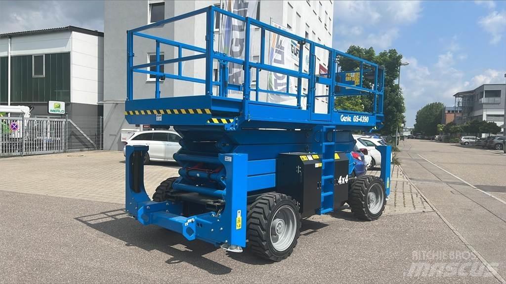 Genie GS-4390RT Nožnicové zdvíhacie plošiny