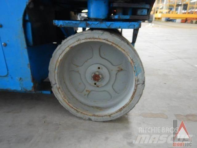 Genie GS-2032 Kĺbové plošiny
