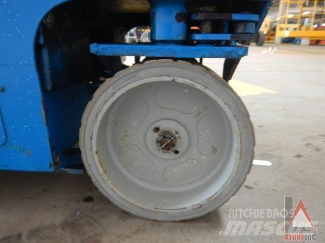 Genie GS-2032 Kĺbové plošiny