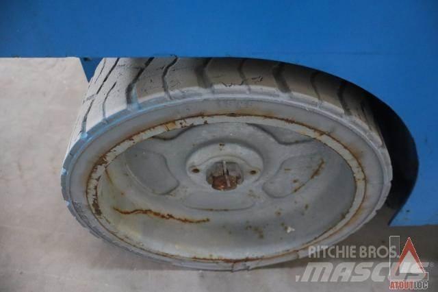 Genie GS-2046 Kĺbové plošiny