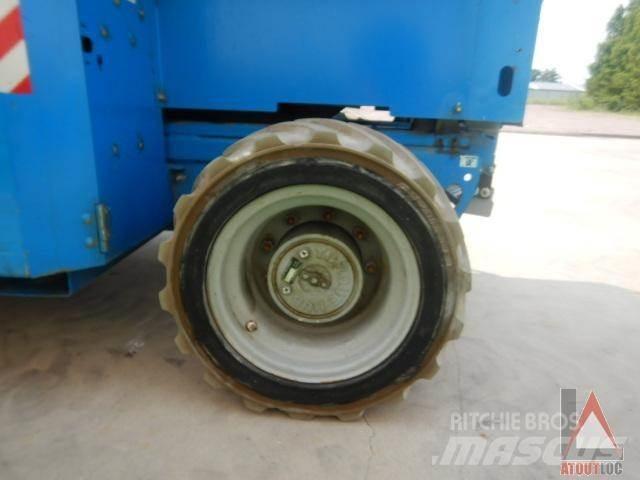 Genie GS-2669DC Kĺbové plošiny