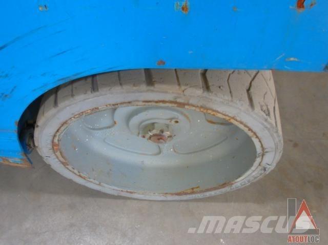 Genie GS-3246 Kĺbové plošiny