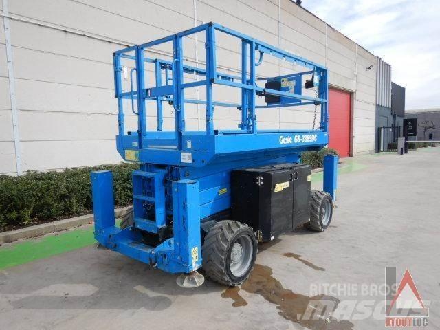 Genie GS-3369DC Kĺbové plošiny
