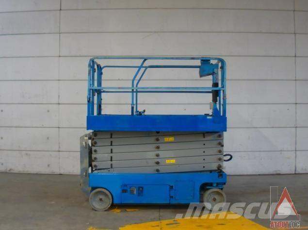 Genie GS-4047 Kĺbové plošiny