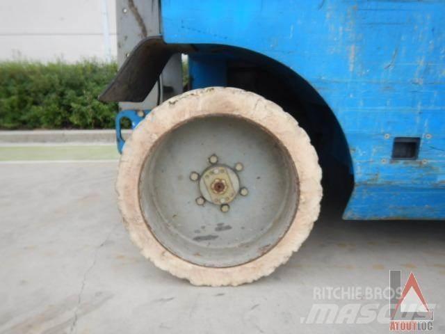 Genie GS3268DC Kĺbové plošiny