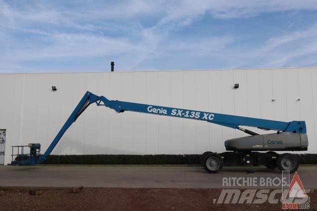 Genie SX135XC Kĺbové plošiny