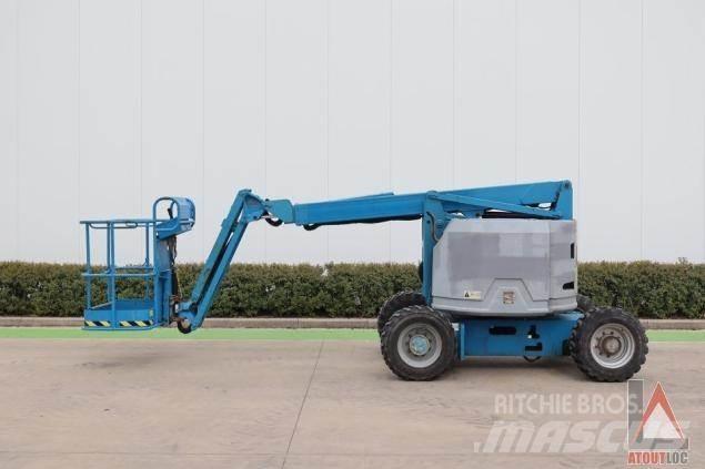 Genie Z34-22RT Kĺbové plošiny