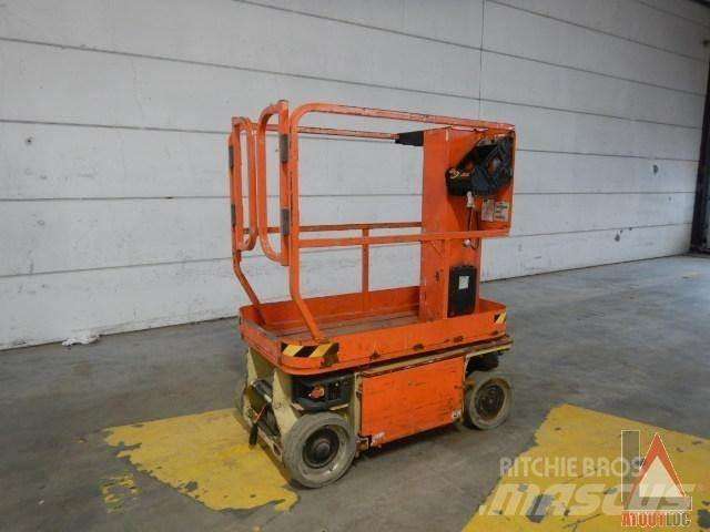 JLG 1230ES Kĺbové plošiny