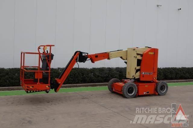 JLG E300AJP Kĺbové plošiny