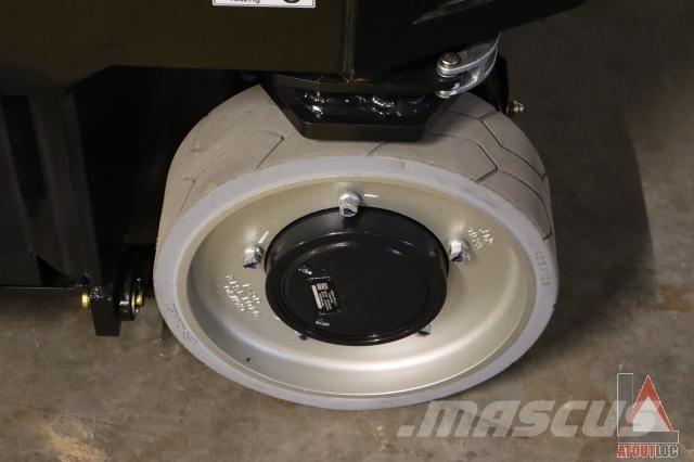 JLG ES3246 Kĺbové plošiny