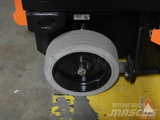 JLG R4045 Kĺbové plošiny